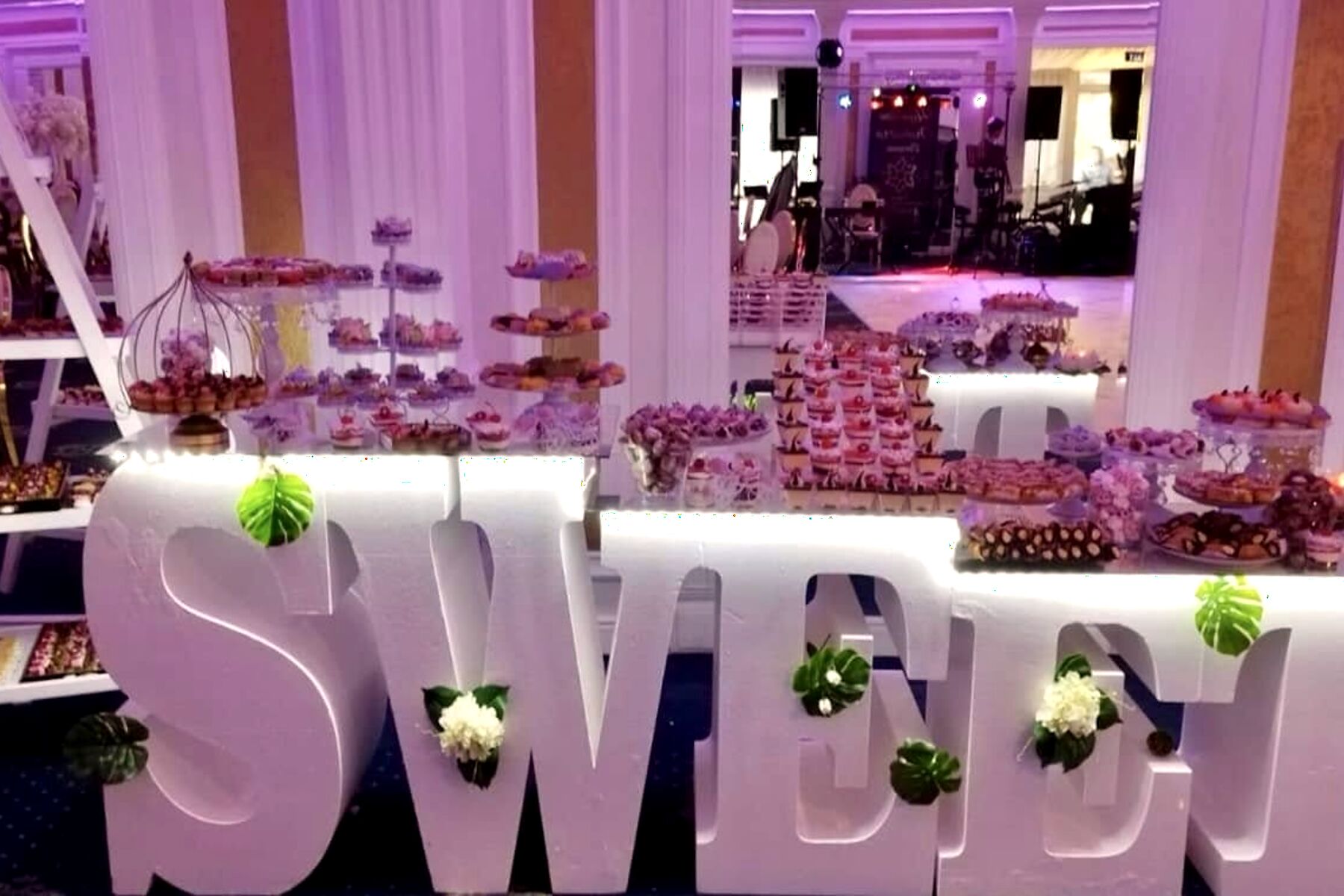 Candy bar Sweet Tooth, litere SWEET, mov