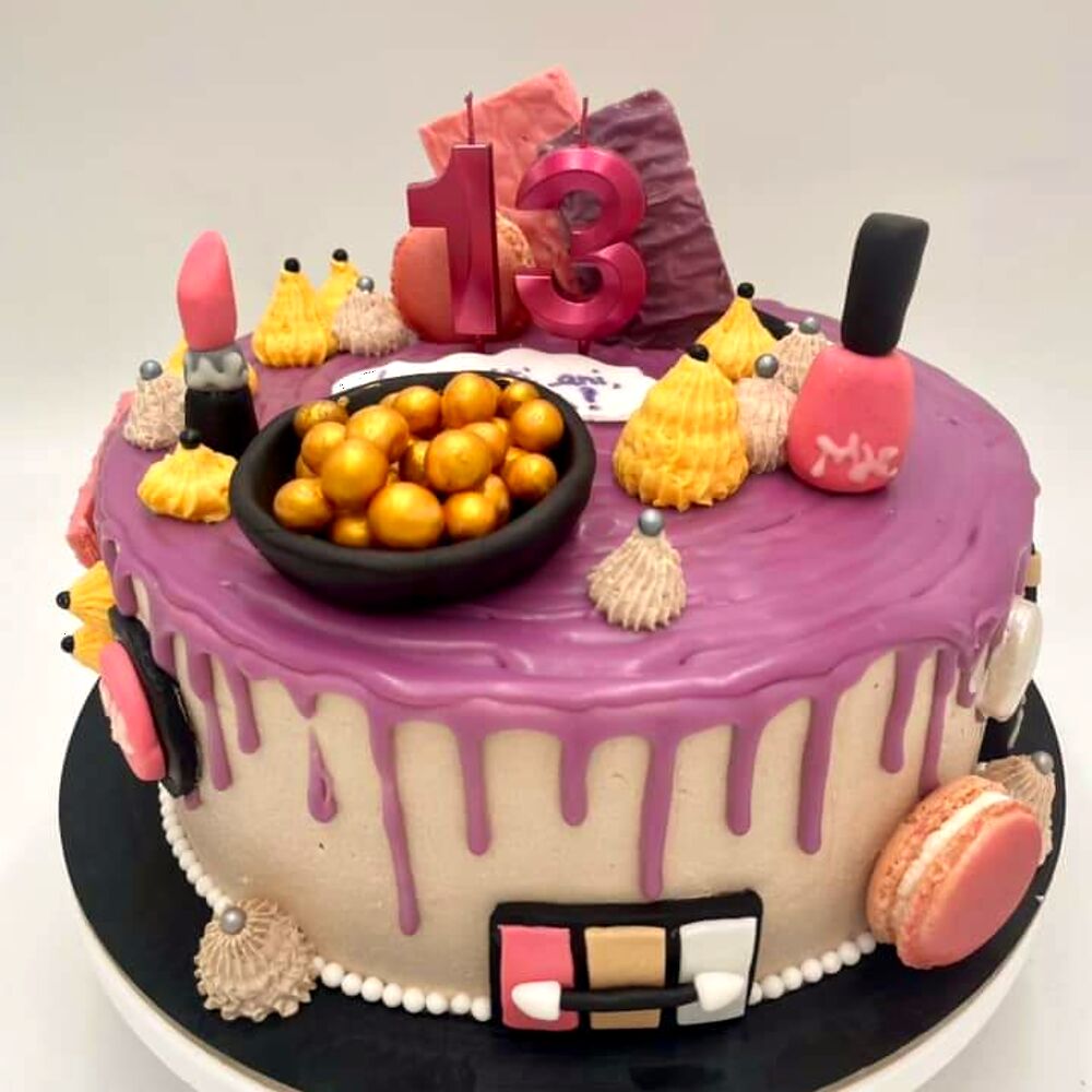Tort drip mov, temă machiaj, Sweet Tooth